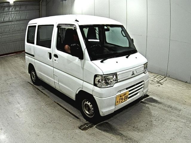 9060 MITSUBISHI MINICAB VAN U61V 2014 г. (LAA Okayama)